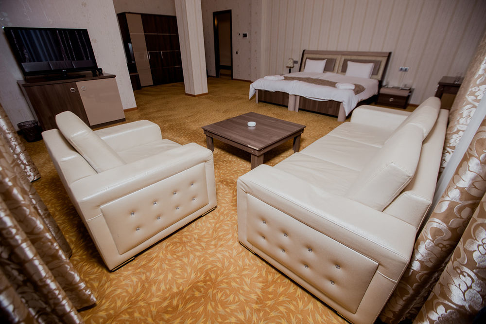 Astola Hotel Baku Extérieur photo