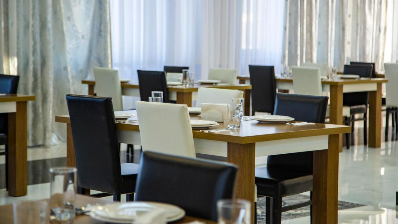 Astola Hotel Baku Extérieur photo